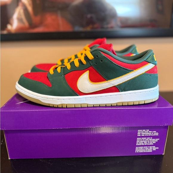 Colorful Low-Top Sneakers - Picture 2 of 4